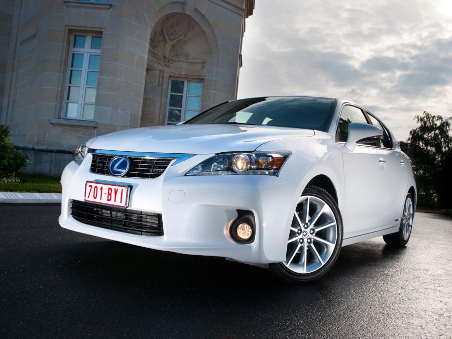  Lexus CT200h 2010 года  (US) (фото 16 из 30)